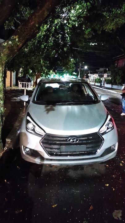 Foto 2 de 2 — PM prende um dos envolvidos no roubo a residência em Araraquara